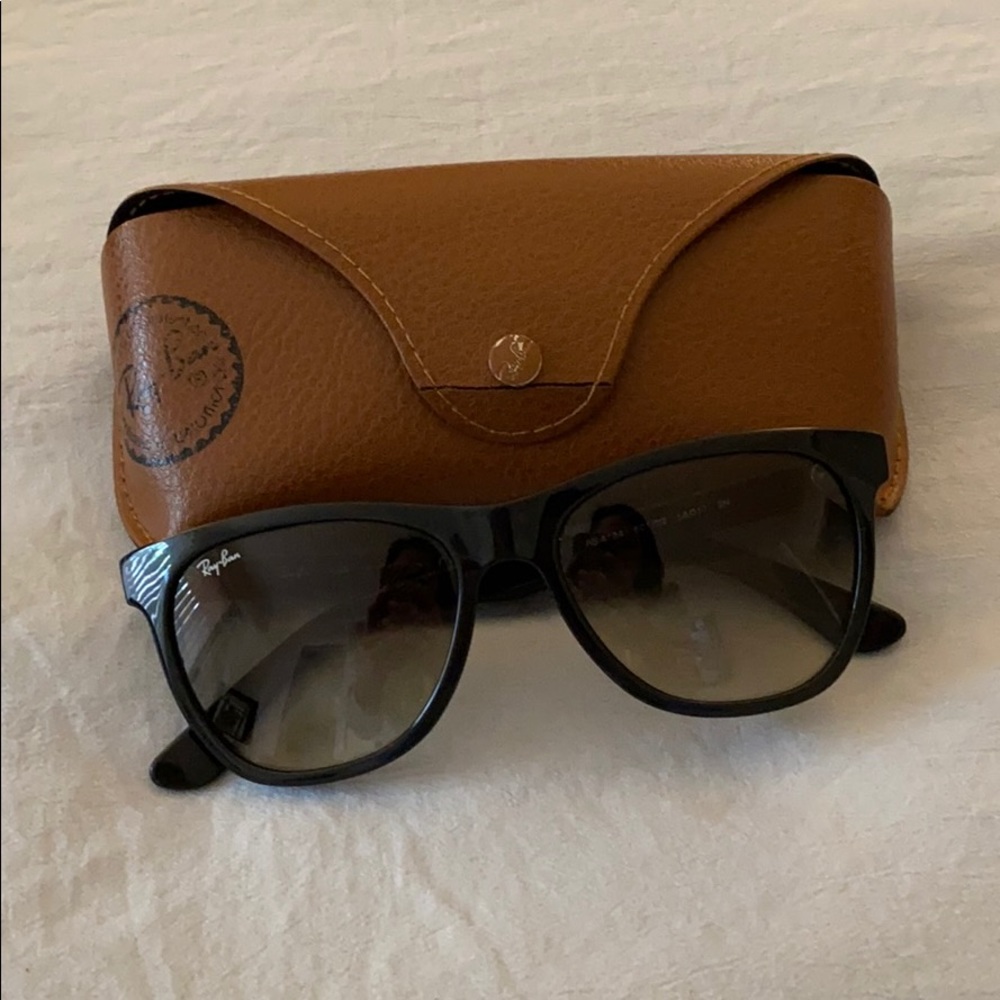 Ray-Ban wayfarer sunglasses